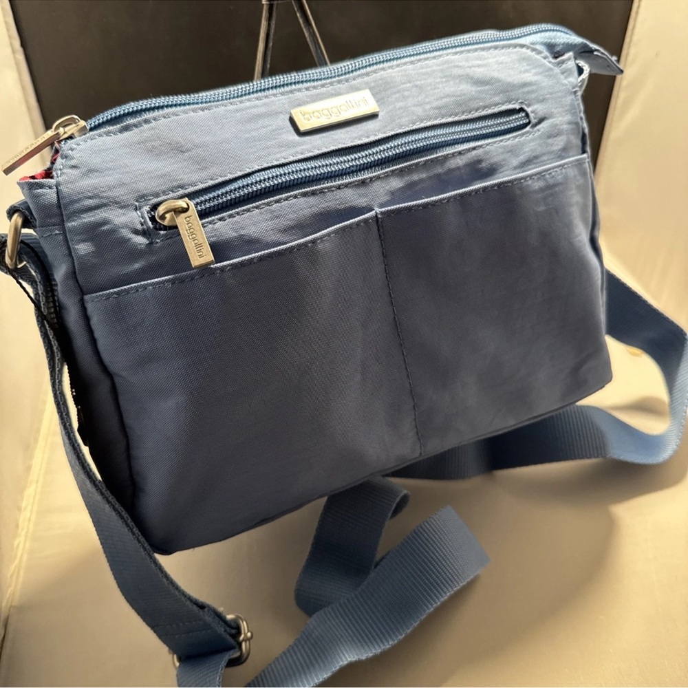 GORGEOUS Baggallini Med Peacock Blue Crossbody Handbag